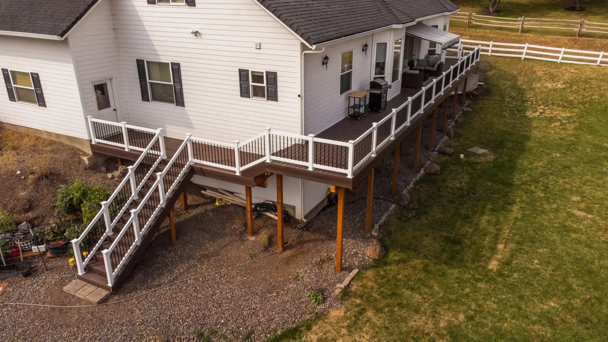 La-grande-Deck-and-Rail-21-scaled