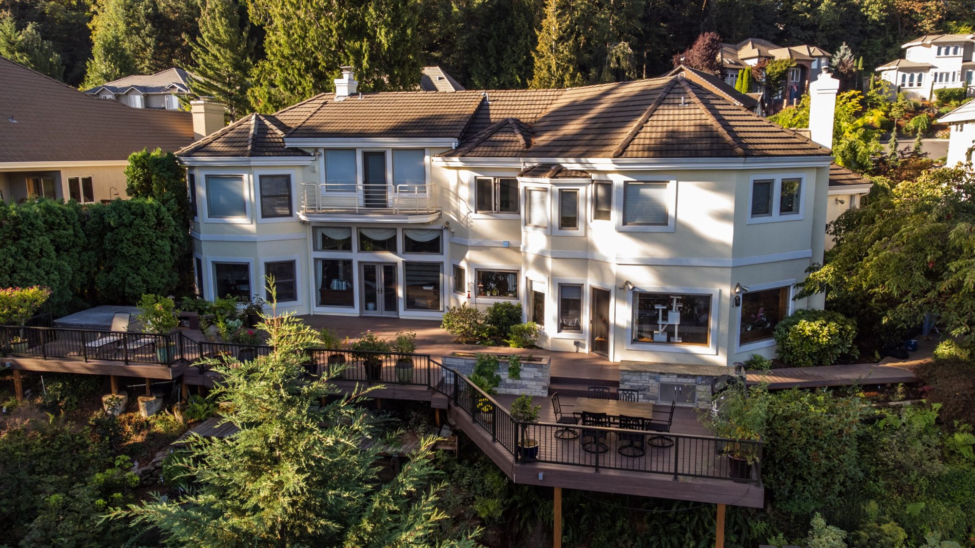 Vancouver-Deck-and-Rail-14-scaled